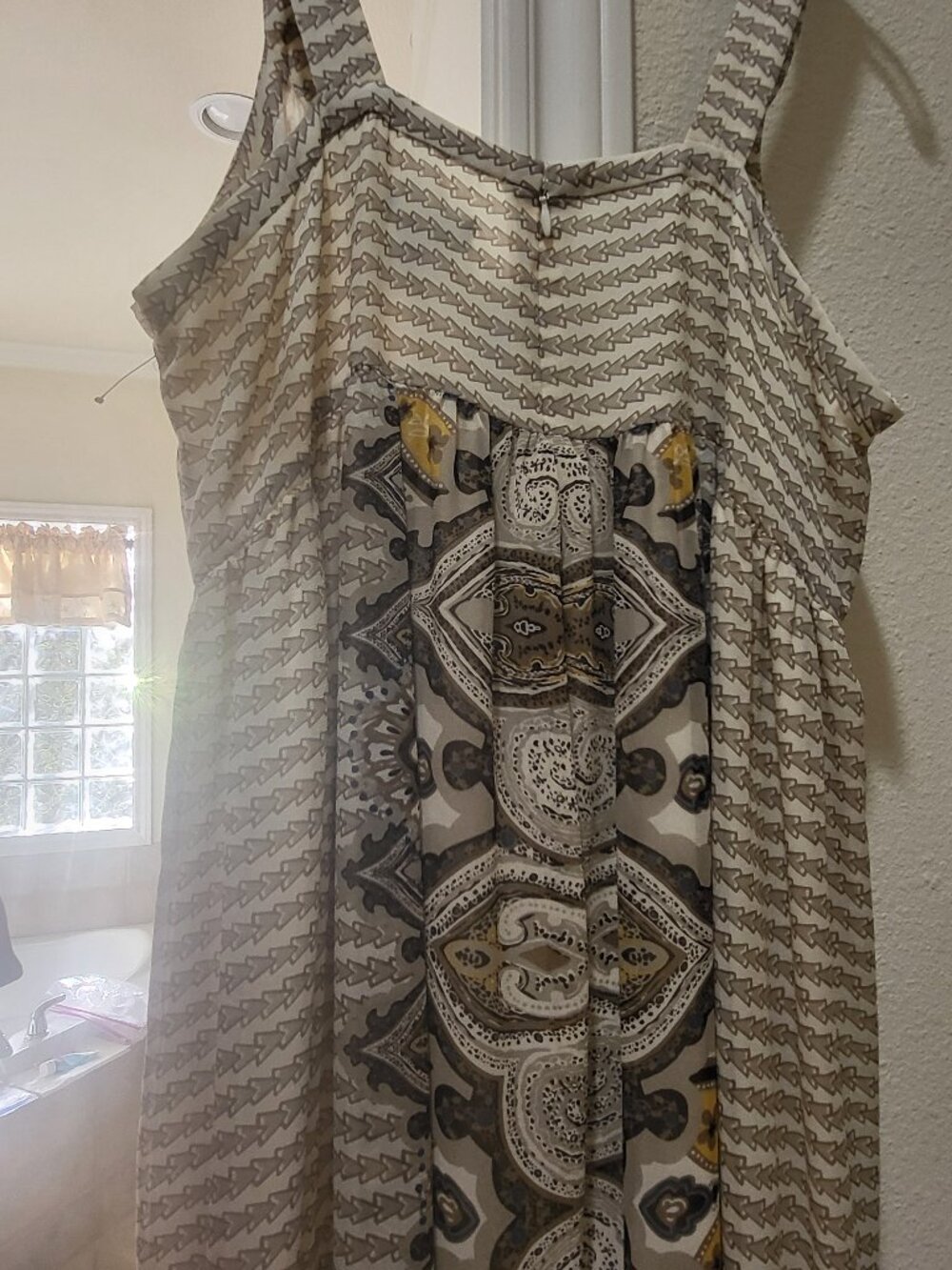 New long sleeveless dress